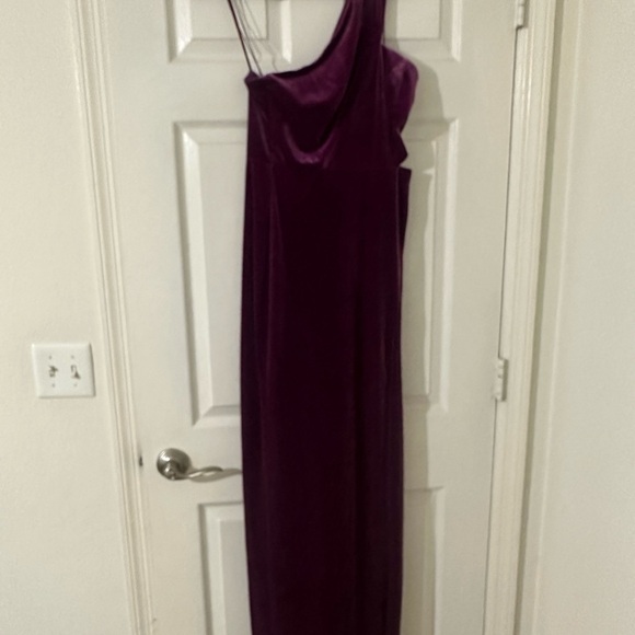 Aidan Mattox velvet dress - Picture 3 of 6